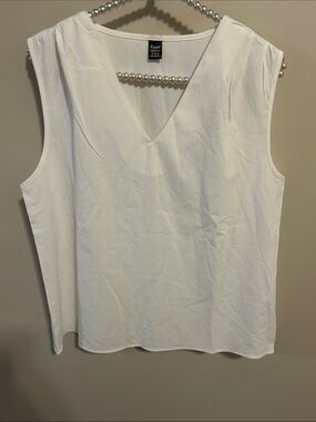 Sason White Sleeveless Blouse V-Neck Top Size XL